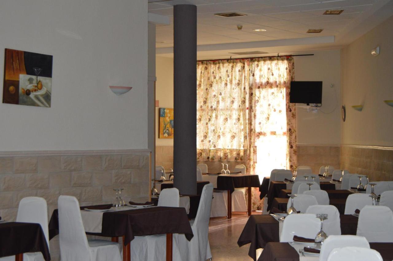 Hotel Pena Cruz Malpartida de Caceres Bagian luar foto